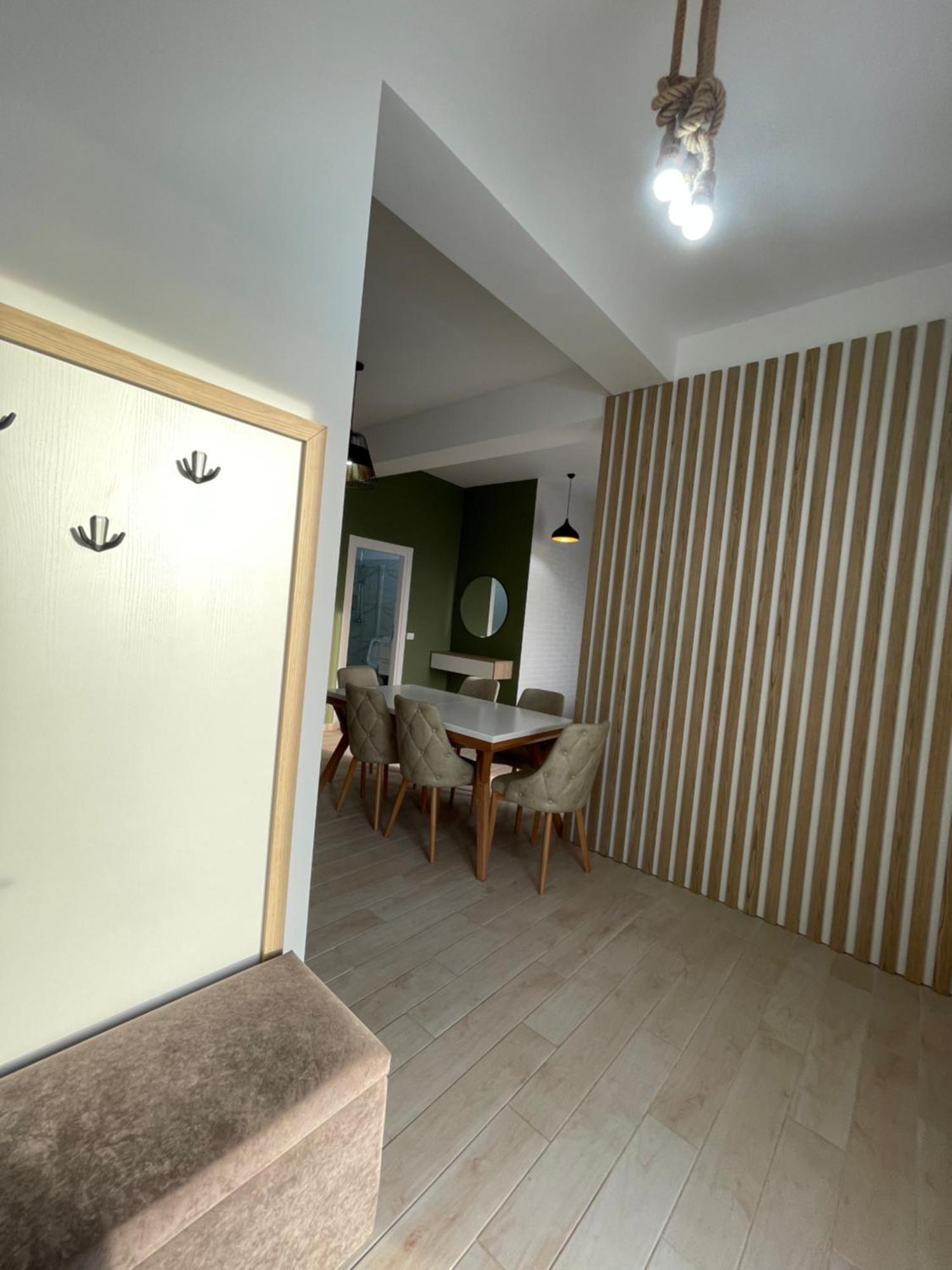 Perla Luxury Apartment - Private Patio & Parking Vlorë Eksteriør billede